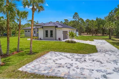 172 11th St SW, Naples, FL 34117 - Photo 8