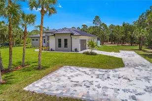 172 11th St SW, Naples, FL 34117 - Photo 8