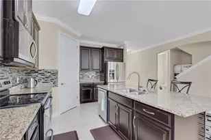 16309 Aberdeen Wy, Naples, FL 34110 - Photo 8