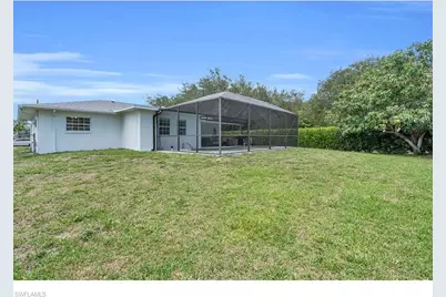 250 Willowick Dr, Naples, FL 34110 - Photo 14