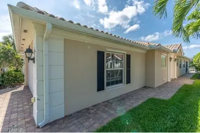 7872 Umberto Ct, Naples, FL 34114 - Photo 4