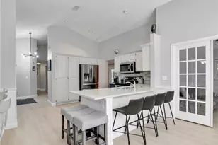 2554 Outrigger Ln, Naples, FL 34104 - Photo 12