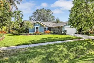 2554 Outrigger Ln, Naples, FL 34104 - Photo 2