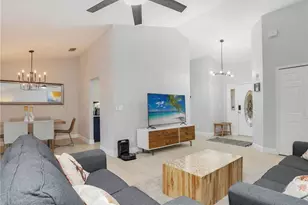 2554 Outrigger Ln, Naples, FL 34104 - Photo 10