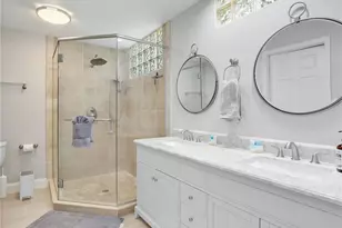2554 Outrigger Ln, Naples, FL 34104 - Photo 24