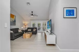 2554 Outrigger Ln, Naples, FL 34104 - Photo 6