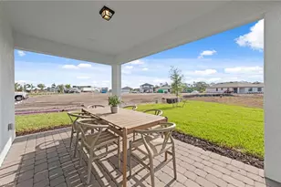 605 Oasis Lk Pl, Lehigh Acres, FL 33974 - Photo 34
