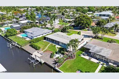 397 Parkway Ct, Fort Myers, FL 33919 - Photo 4