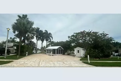 1112 Platinum Lake Ln, Naples, FL 34114 - Photo 2