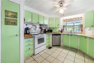 280 Grassy Key Ln, Naples, FL 34114 - Photo 4