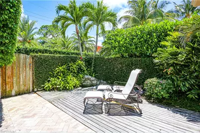 550 3rd Ave N, Naples, FL 34102 - Photo 24