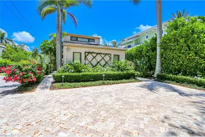 550 3rd Ave N, Naples, FL 34102 - Photo 1