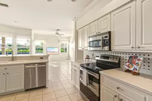 2051 Morning Sun Ln, Naples, FL 34119 - Photo 6