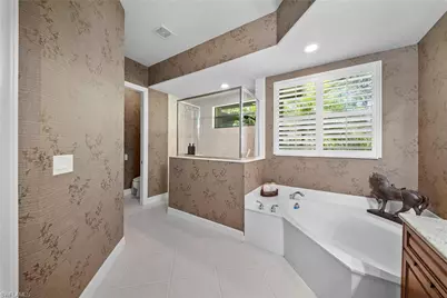 955 Tivoli Ct, Naples, FL 34104 - Photo 24