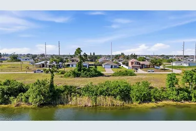 527 NW 24th Ter, Cape Coral, FL 33993 - Photo 12