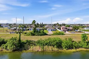 527 NW 24th Terrace, Cape Coral, FL 33993 - Photo 12