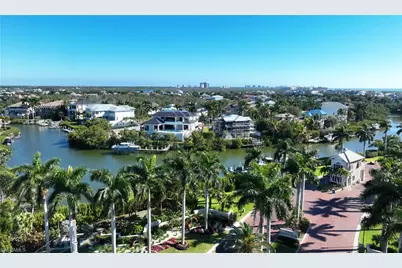 108 Bonaire Ln, Bonita Springs, FL 34134 - Photo 4