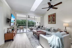 526 Lake Louise Cir, Naples, FL 34110 - Photo 6