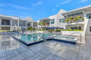 201 8th St S, Naples, FL 34102 - Photo 32