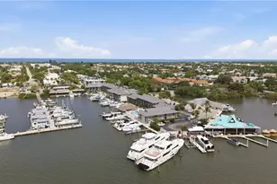 900 Broad Ave S, Naples, FL 34102 - Photo 36