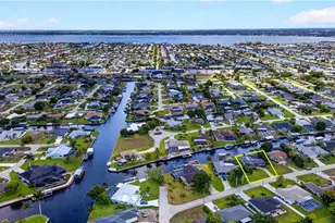 3813 SE 12th Pl, Cape Coral, FL 33904 - Photo 26