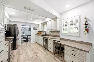 720 Meyer Dr, Naples, FL 34120 - Photo 6