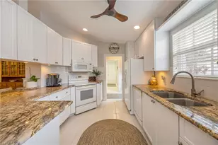 3006 Futuna Ln, Naples, FL 34119 - Photo 8