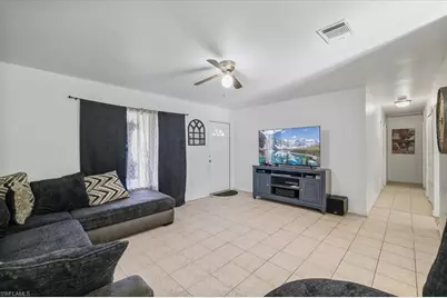 4077 S Edgewater Cir, Labelle, FL 33935 - Photo 8