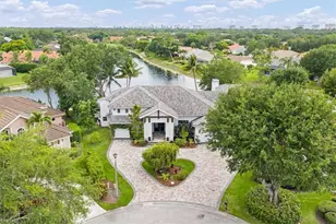 7985 Beaumont Ct, Naples, FL 34109 - Photo 4