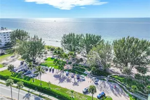 2100 Gulf Shore Blvd N, Naples, FL 34102 - Photo 38