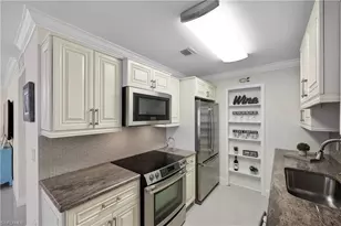2100 Gulf Shore Blvd N, Naples, FL 34102 - Photo 16