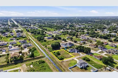 4701 Hanna Ave S, Lehigh Acres, FL 33976 - Photo 4