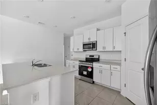 4007 San Clemente Ct, North Fort Myers, FL 33917 - Photo 10