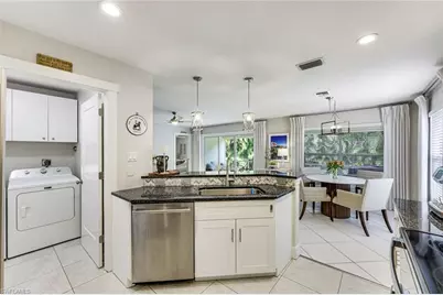 156 Stanhope Cir, Naples, FL 34104 - Photo 10