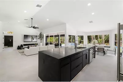 4521 3rd Ave NW, Naples, FL 34119 - Photo 10