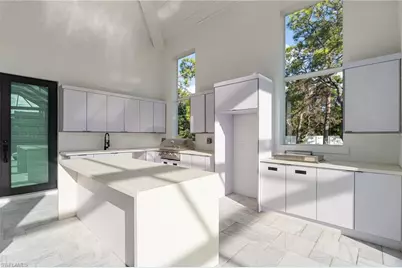 10 Caribbean Rd, Naples, FL 34108 - Photo 18