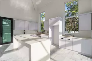 10 Caribbean Rd, Naples, FL 34108 - Photo 18