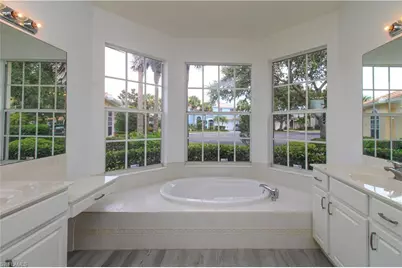 3927 Aurora Ct, Naples, FL 34116 - Photo 24