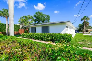 2777 Shoreview Dr, Naples, FL 34112 - Photo 2