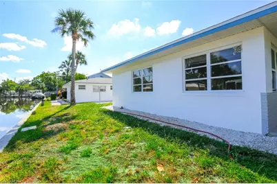 2777 Shoreview Dr #2, Naples, FL 34112 - Photo 4
