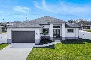 836 NE 6th Pl, Cape Coral, FL 33909 - Photo 2