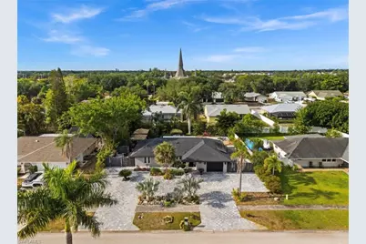 38 Willoughby Dr, Naples, FL 34110 - Photo 4