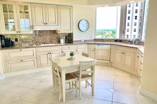 6597 Nicholas Blvd, Naples, FL 34108 - Photo 10