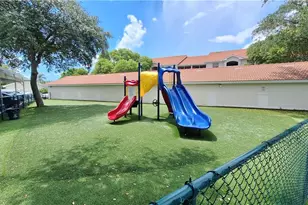 4645 St Croix Ln, Naples, FL 34109 - Photo 16