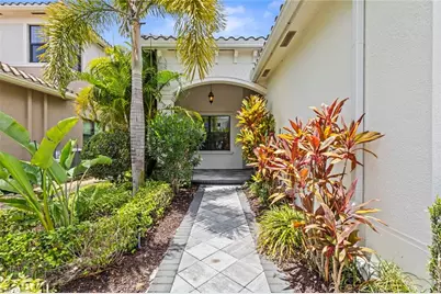 4715 Kensington Cir, Naples, FL 34119 - Photo 2