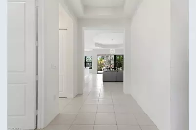 4715 Kensington Cir, Naples, FL 34119 - Photo 4