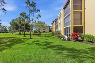 1086 Forest Lakes Dr, Naples, FL 34105 - Photo 36