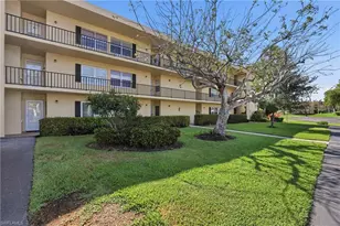 1086 Forest Lakes Dr, Naples, FL 34105 - Photo 4