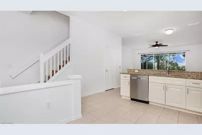 880 Hampton Cir, Naples, FL 34105 - Photo 4
