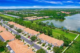 880 Hampton Cir, Naples, FL 34105 - Photo 2